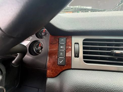 Used 2012 Chevrolet Avalanche LTZ AWD/4WD image 22
