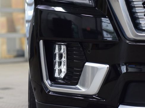 Used 2024 GMC Yukon Denali AWD/4WD image 14