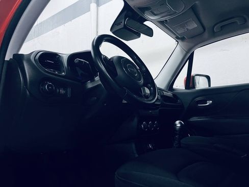 Used 2017 Jeep Renegade Altitude w/ Safety & Security Group FWD image 15