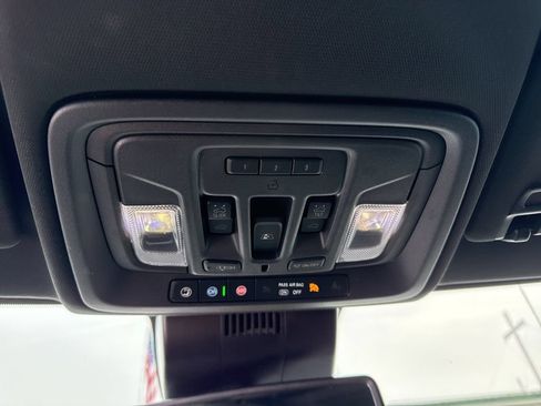 Used 2024 Chevrolet Silverado 1500 High Country w/ High Country Premium Package AWD/4WD image 28