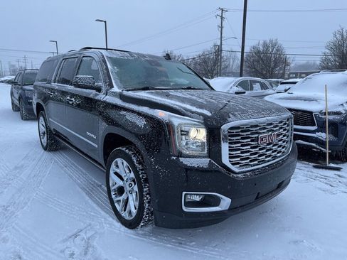 Used 2020 GMC Yukon XL Denali w/ Open Road Package image 5