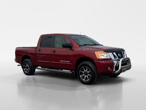 Used 2013 Nissan Titan SV w/ SV Value Truck Pkg image 8