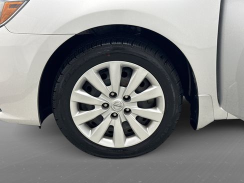 Used 2017 Nissan Sentra SV FWD image 24