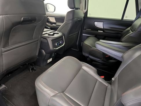 Used 2025 Ford Expedition Active AWD/4WD image 39