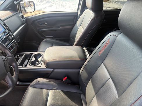 Used 2022 Nissan Titan PRO-4X w/ Pro-4x Convenience Package image 8