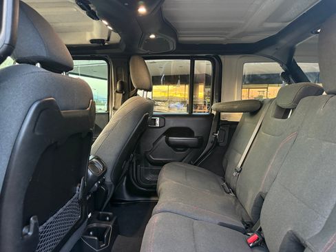 Used 2024 Jeep Wrangler Unlimited Rubicon AWD/4WD image 24