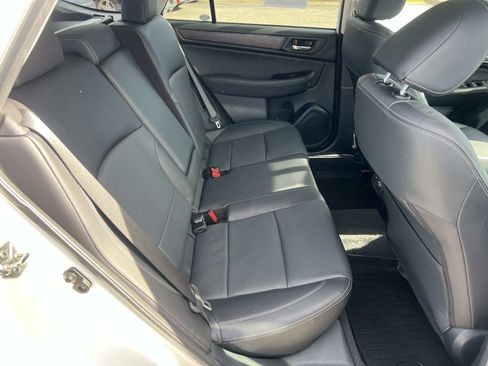 Used 2018 Subaru Outback 2.5i Limited image 15