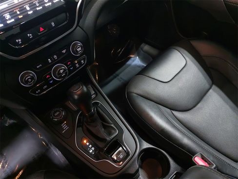 Used 2022 Jeep Cherokee Limited w/ Sun & Sound Group image 48