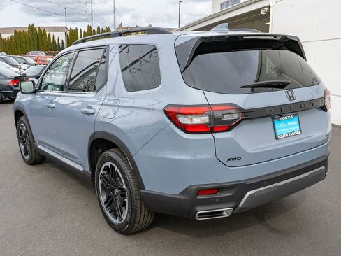New 2026 Honda Pilot Touring image 8