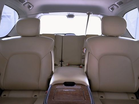 Used 2020 Nissan Armada Platinum w/ Captain's Chairs Package AWD/4WD image 21