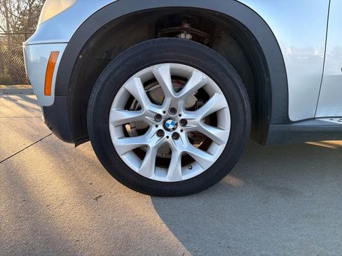 Used 2011 BMW X5 xDrive35i image 9