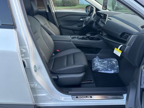 New 2026 Nissan Rogue SV image 13