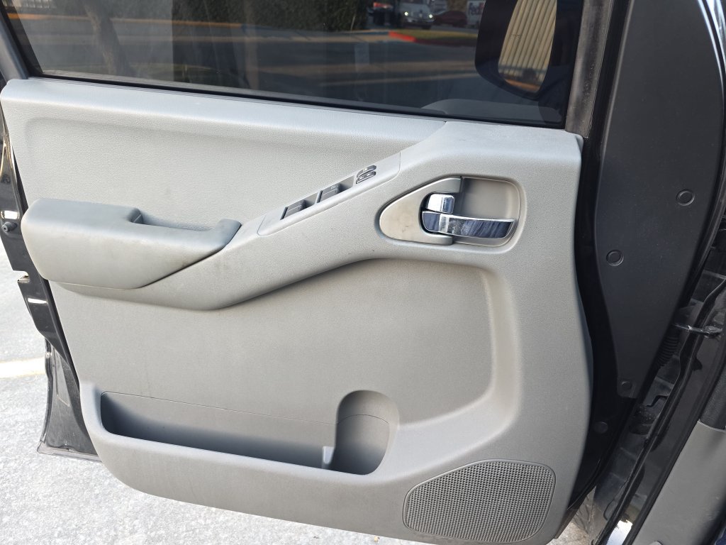 Used 2014 Nissan Frontier SV RWD image 29