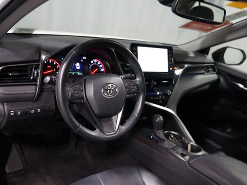 Used 2021 Toyota Camry XSE image 7