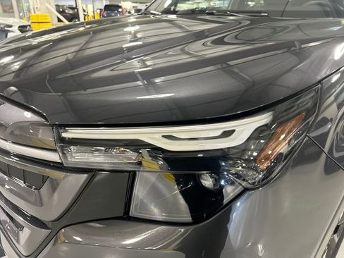 Certified 2025 Subaru Forester Premium image 7