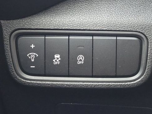 Certified 2025 Kia Soul LX w/ LX Technology Package FWD image 22