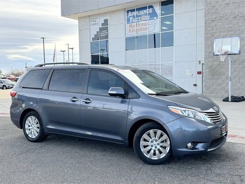 Used 2015 Toyota Sienna Limited image 2