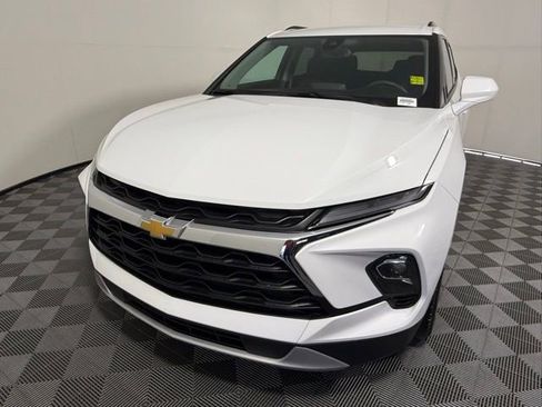 Used 2023 Chevrolet Blazer LT w/ Convenience Package image 2