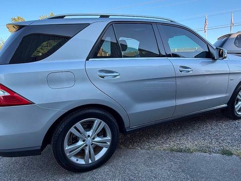 Used 2012 Mercedes-Benz ML 350 BlueTEC 4MATIC image 2