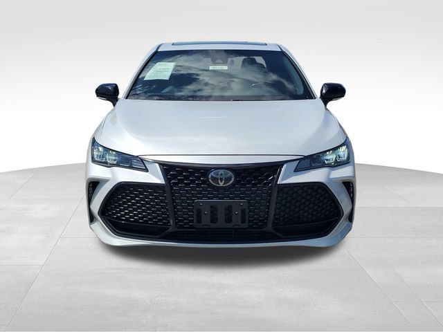 Used 2019 Toyota Avalon XSE w/ All Weather Liner Package FWD image 2