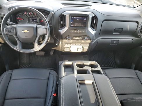Used 2024 Chevrolet Silverado 2500 Custom w/ Custom Value Package image 10