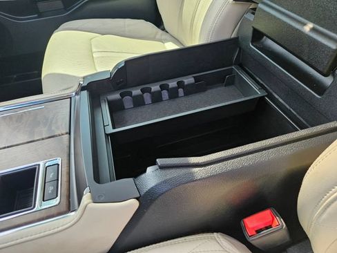Used 2020 Ford Expedition Platinum RWD image 27