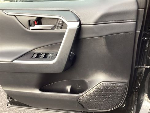 Used 2023 Toyota RAV4 Limited image 29