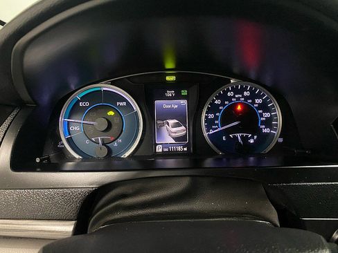 Used 2015 Toyota Camry LE image 23