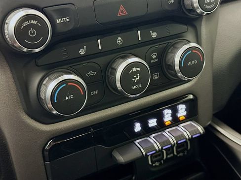 Used 2020 RAM 1500 Big Horn AWD/4WD image 25