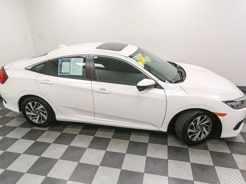 Used 2018 Honda Civic EX image 6