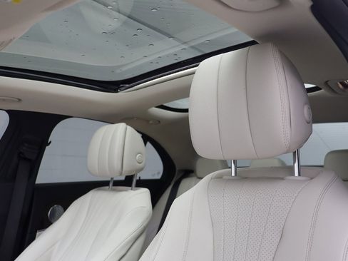 Used 2017 Mercedes-Benz E 300 4MATIC image 15