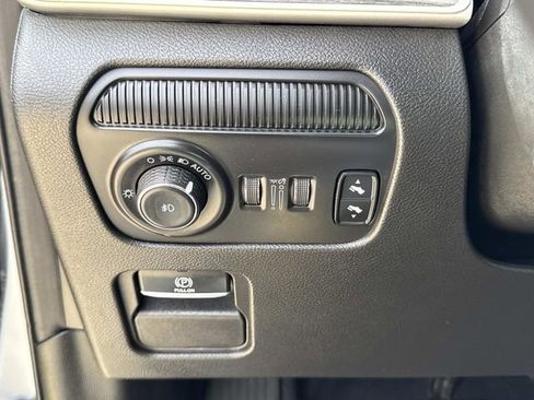 Used 2024 Jeep Wagoneer L Series II w/ Flexible Seating Group image 32