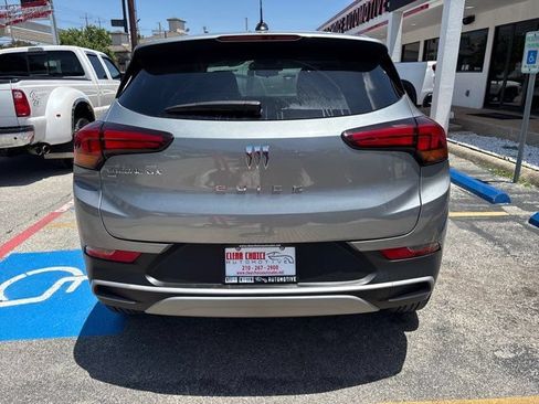 Used 2024 Buick Encore GX Preferred w/ Comfort Package AWD/4WD image 5