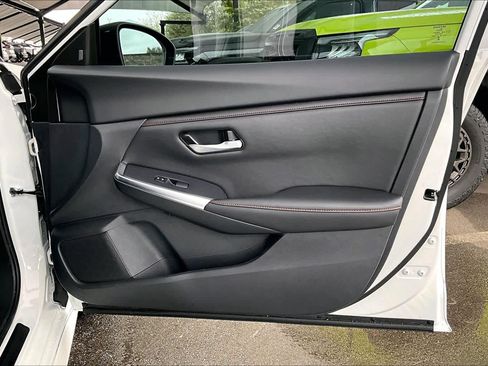 Certified 2025 Nissan Sentra SR image 21