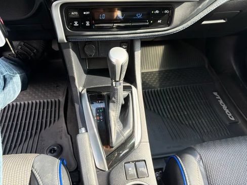 Used 2019 Toyota Corolla SE FWD image 23