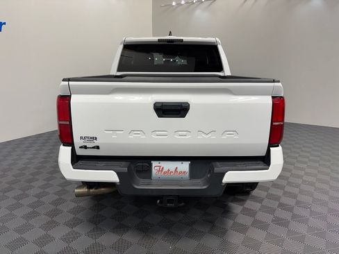Used 2025 Toyota Tacoma TRD Sport AWD/4WD image 5