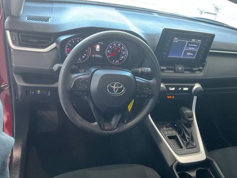 Used 2019 Toyota RAV4 LE image 6