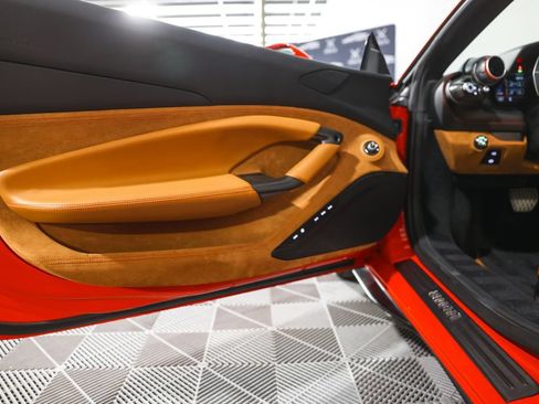 Used 2023 Ferrari F8 Tributo RWD image 33