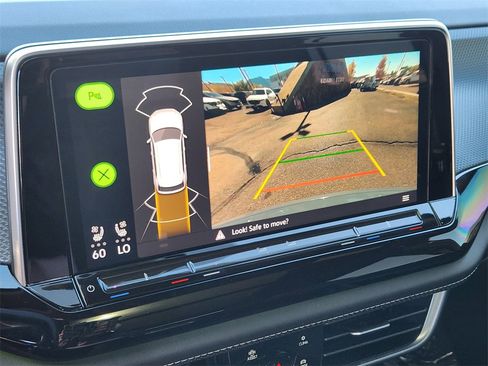 Used 2024 Volkswagen Atlas Cross Sport SEL R-Line image 13