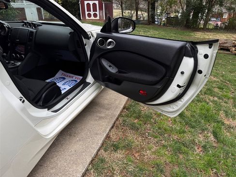 Used 2020 Nissan 370Z Coupe image 53