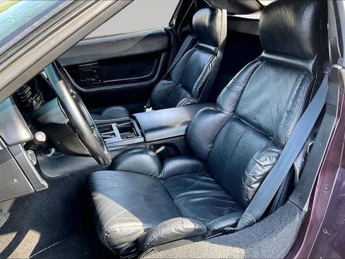 Used 1992 Chevrolet Corvette Convertible RWD image 16