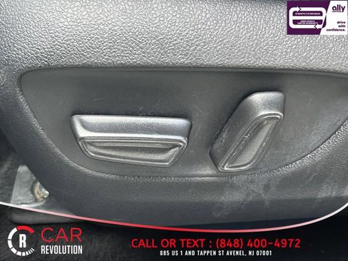 Used 2021 Toyota Highlander L FWD image 26