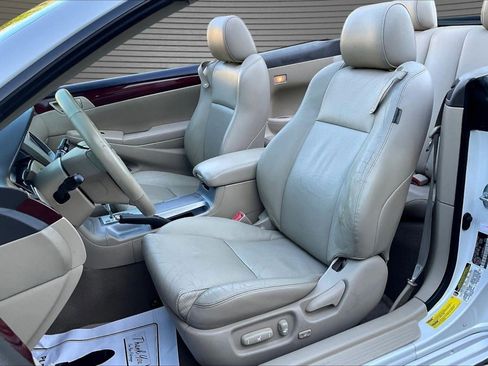 Used 2005 Toyota Solara SLE FWD image 20