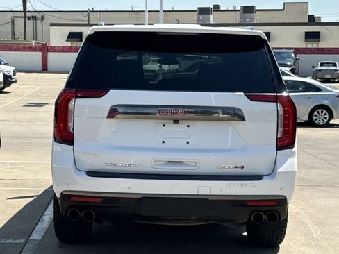 Used 2023 GMC Yukon XL AT4 w/ Technology Package AWD/4WD image 5
