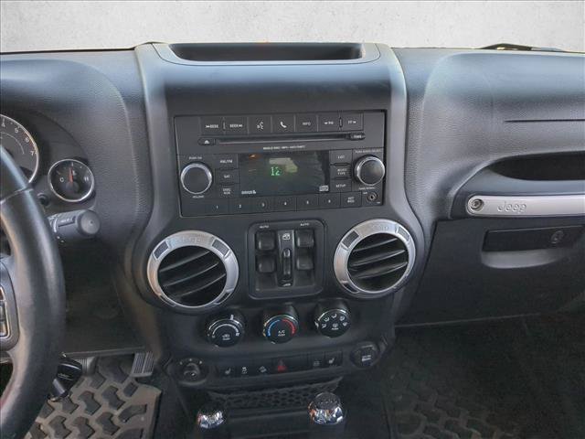 Used 2012 Jeep Wrangler Unlimited Rubicon w/ Connectivity Group AWD/4WD image 11