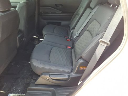 Used 2023 Nissan Pathfinder S FWD image 15