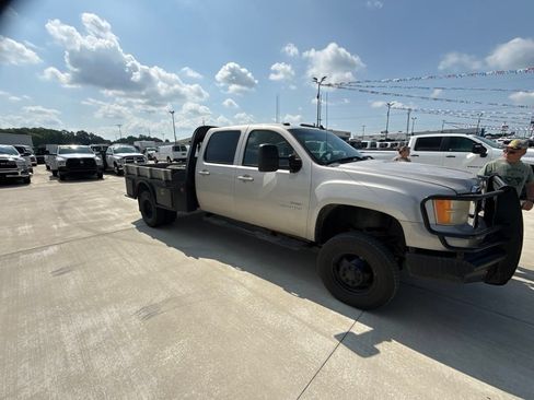 Used 2008 GMC Sierra 3500 SLT w/ Convenience Package AWD/4WD image 3
