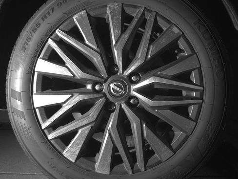 Used 2025 Nissan Altima 2.5 SV FWD image 15