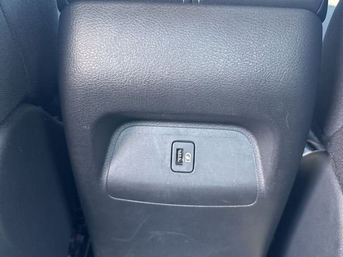 Used 2024 Nissan Sentra SV image 32