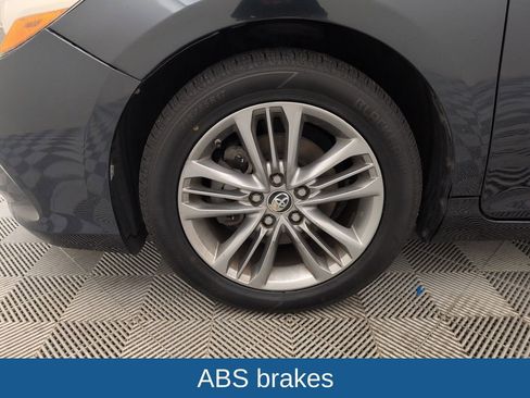 Used 2016 Toyota Camry SE image 18